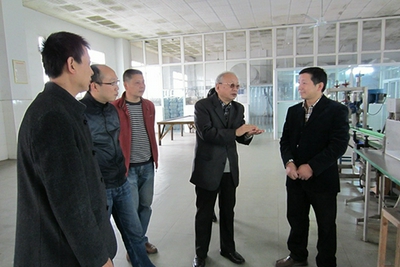 著名白酒專家、四川省釀酒工業(yè)協(xié)會專家副組長（胡永松）親臨我廠指導(dǎo)